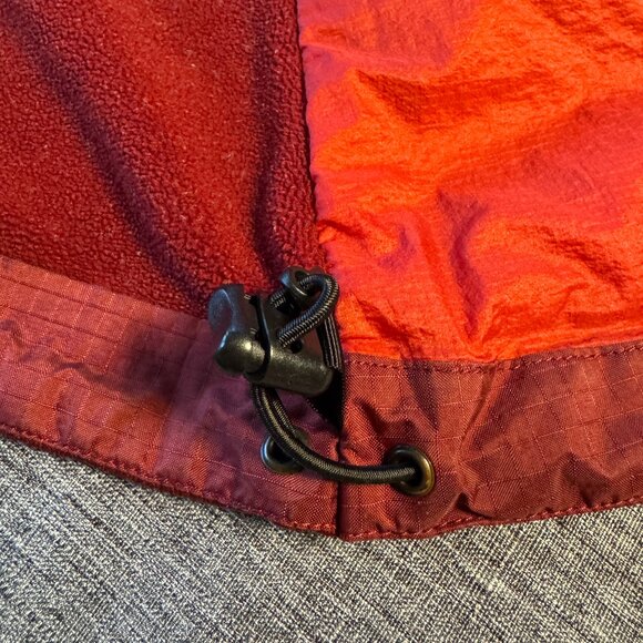 ARC’TERYX Women’s Insulated Hooded Jacket works as a mid-layer and standalone - Picture 7 of 10